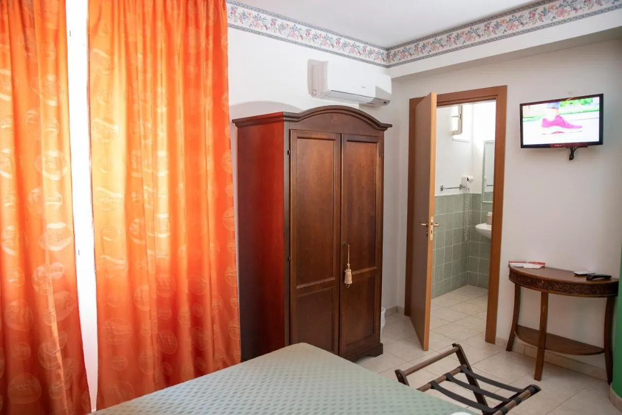 Bed and Breakfast Carlo Five Porto Empedocle 0*,  Italien
